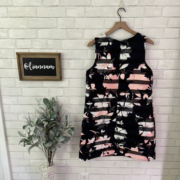 VINCE CAMUTO Navy Blue Flowered Sleeveless Dress - Picture 5 of 9